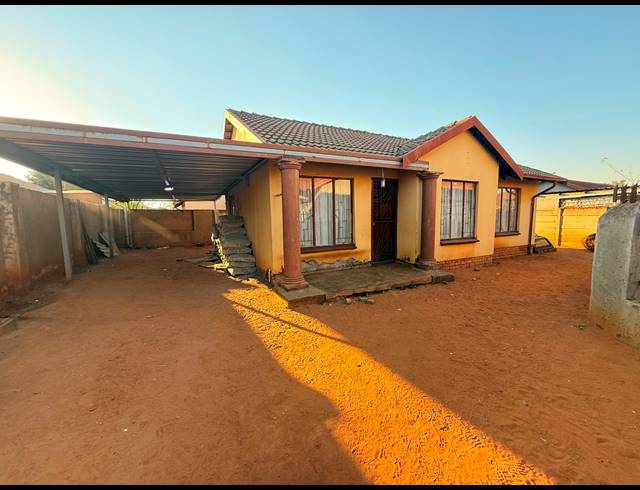 3 BEDROOM HOUSE FOR SALE IN TLHABANE WEST